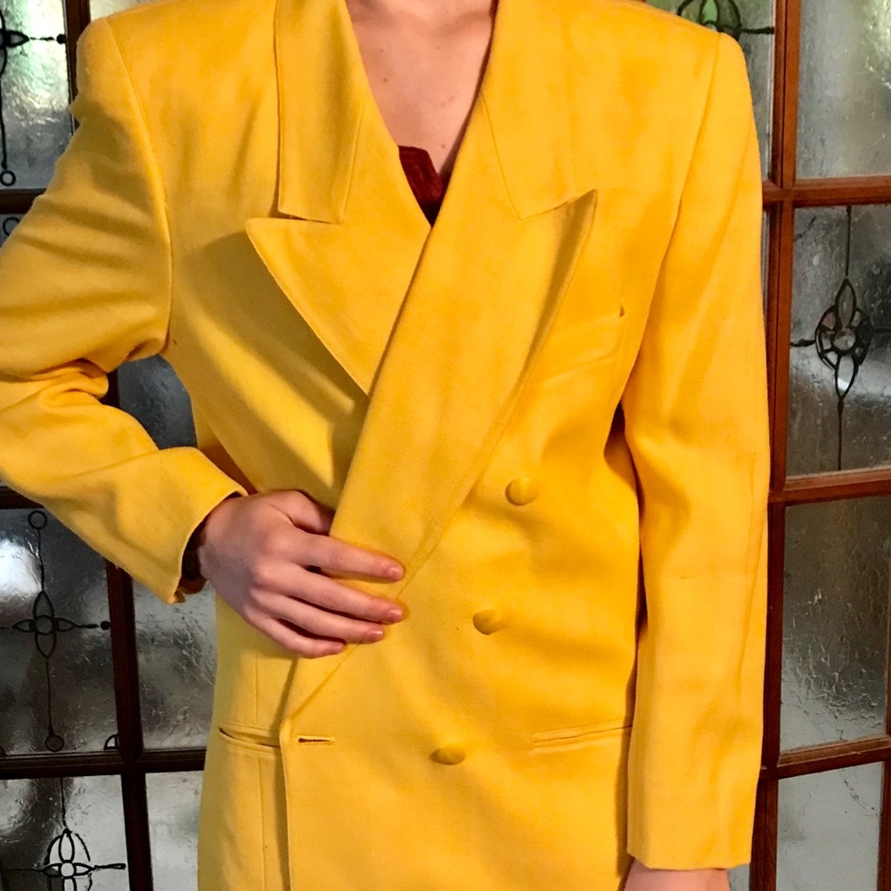 Linen blend bright Yellow double breasted blazer!